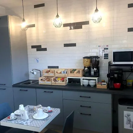 ベッド・アンド・ブレックファスト Avec Moi