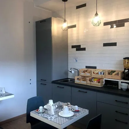 阿维克莫伊罗马酒店 住宿加早餐酒店