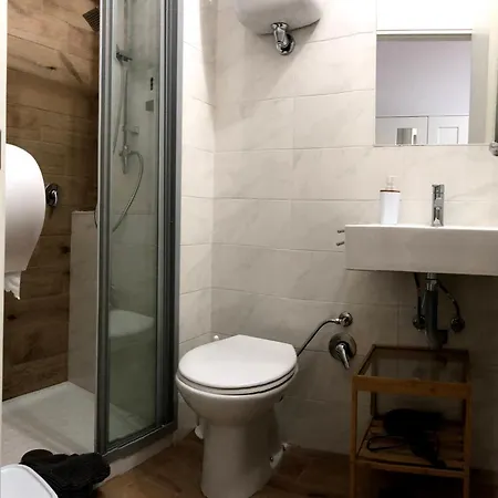 阿维克莫伊罗马酒店 4*