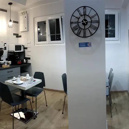 住宿加早餐酒店 阿维克莫伊罗马酒店 4*